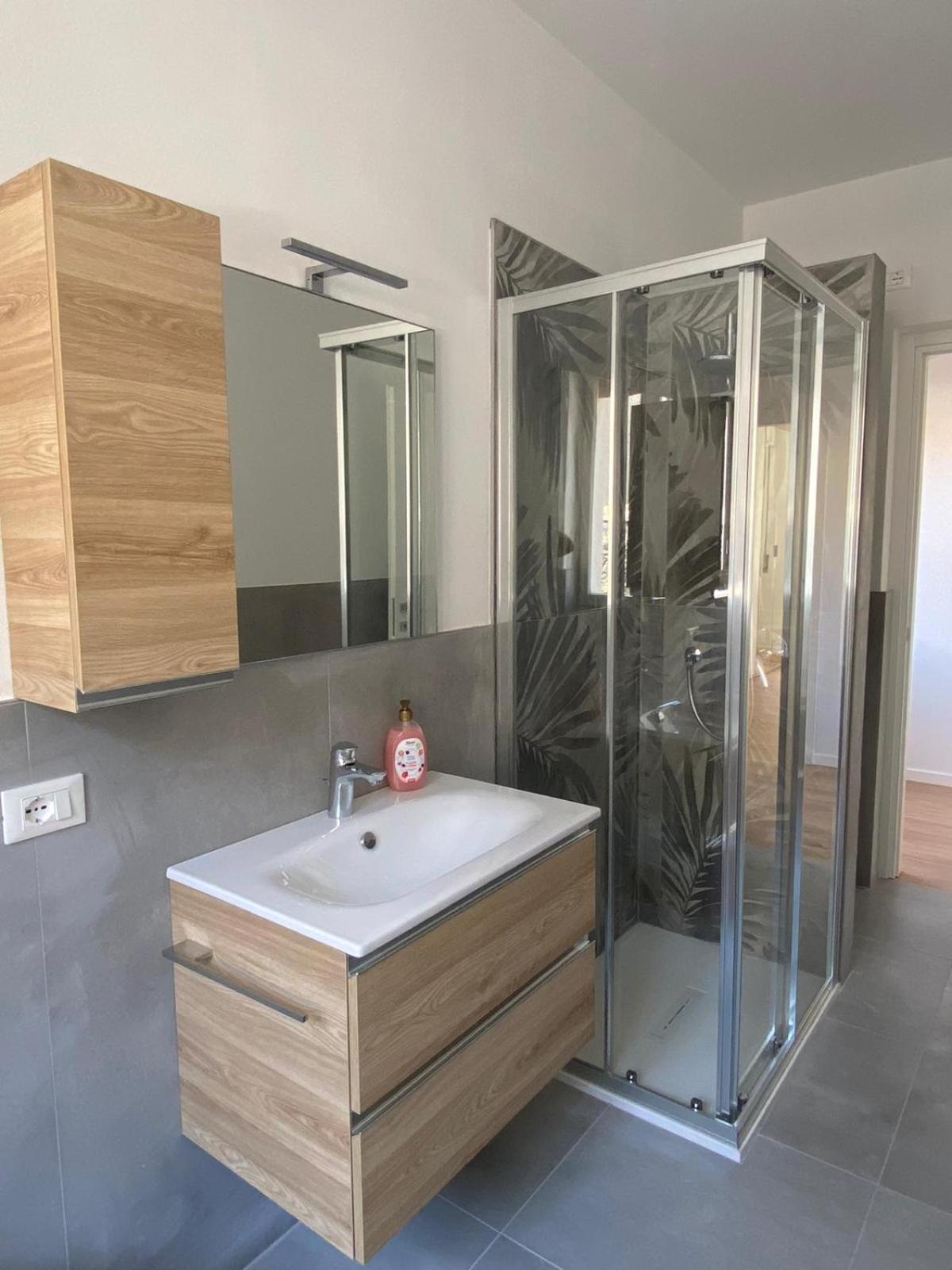 Villa The Swan - Composed By 2 Apartments Mandello del Lario Esterno foto